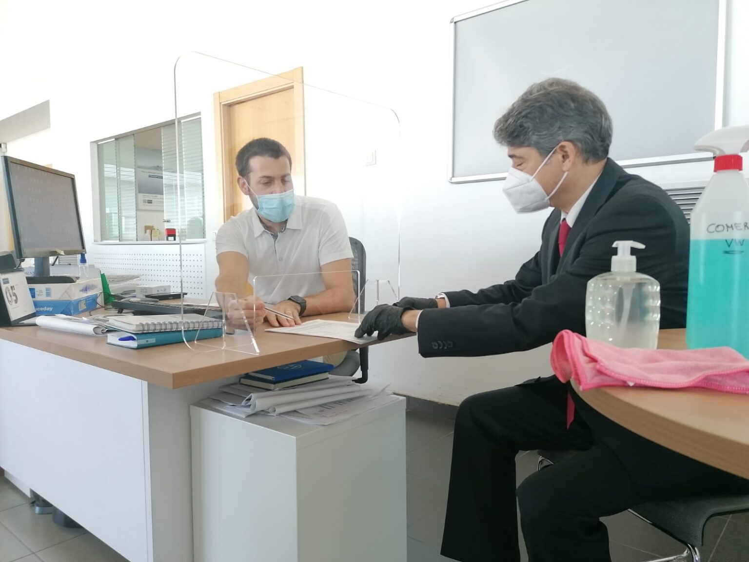 Els concessionaris d’automoció reobren prioritzant la seguretat als clients