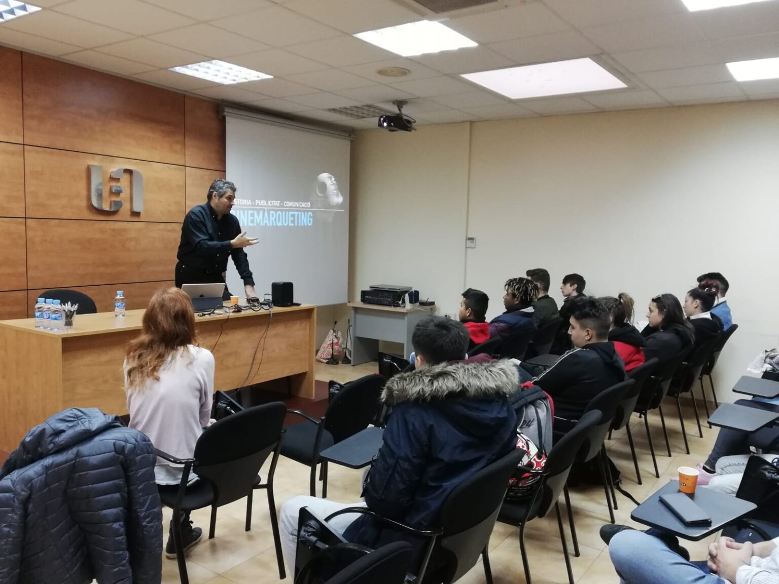 Alumnes del Pla de Transició al Treball d’Igualada s’apropen al màrqueting digital