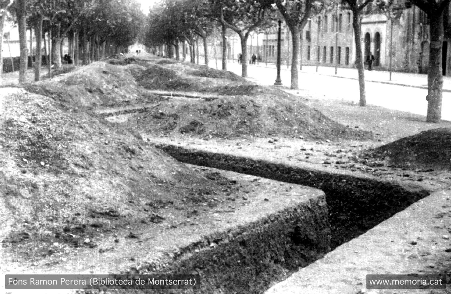 Publiquen imatges inèdites de la construcció de refugis a Igualada durant la Guerra Civil