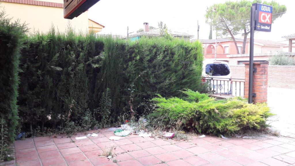 La Torre de Claramunt reclama al BBVA que faci el manteniment del caixer