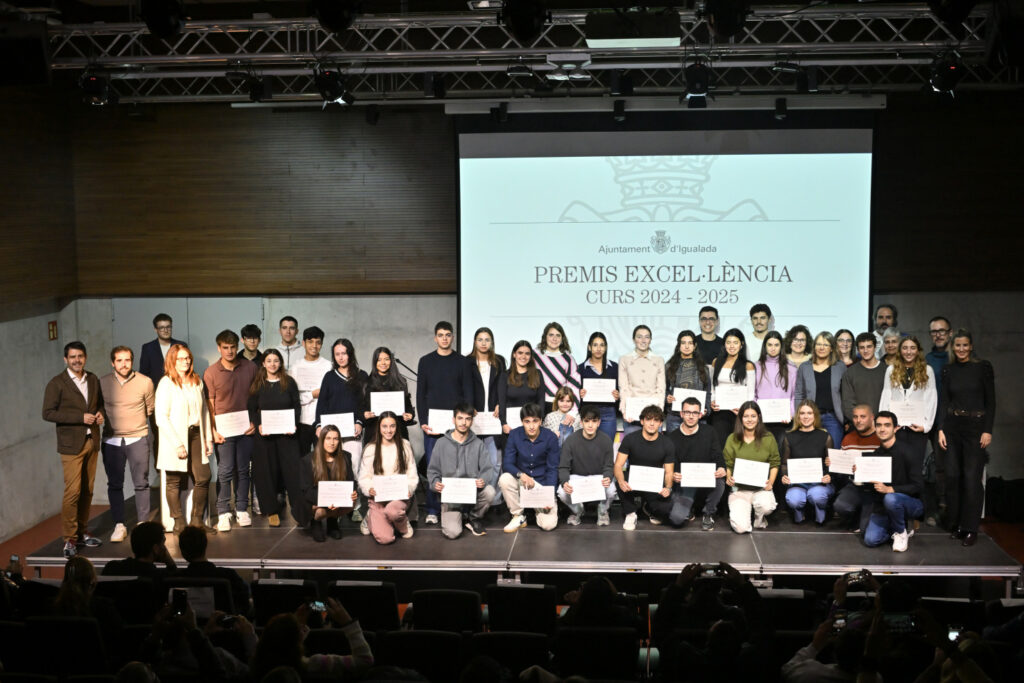 L’Ajuntament d’Igualada entrega els Premis Excel·lència que reconeixen l’esforç dels estudiants amb millors qualificacions