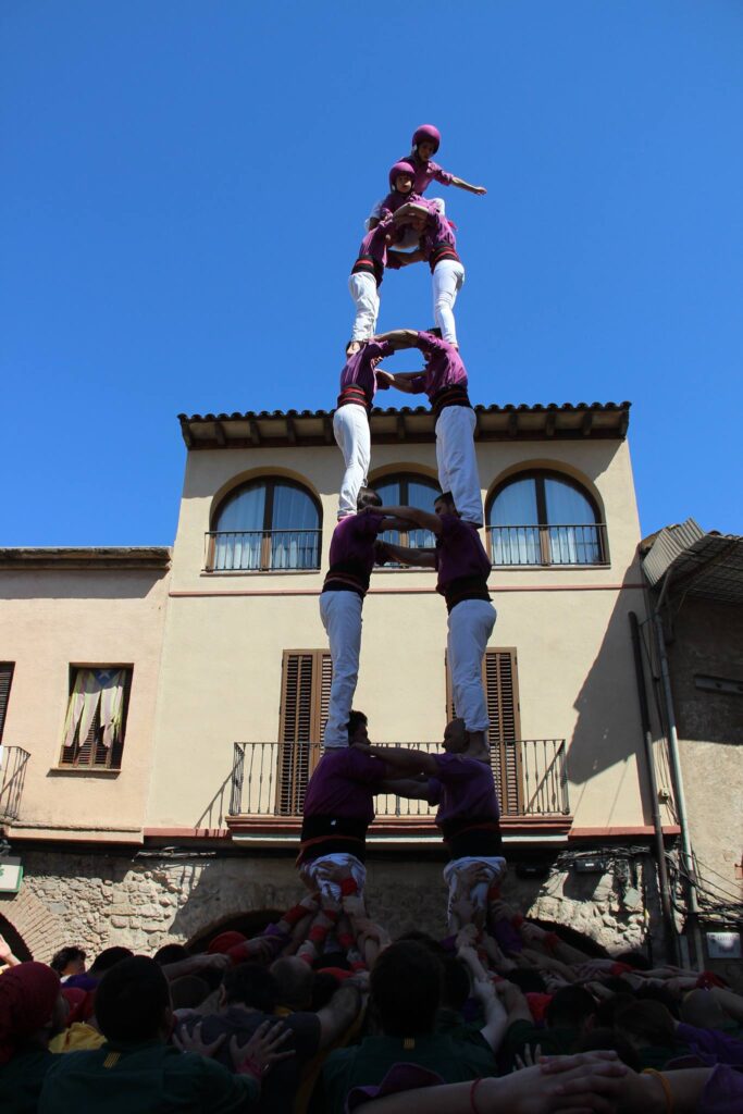 Els Moixiganguers descarreguen la primera torre de 7 de l’any