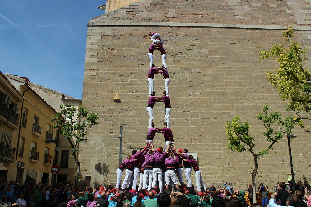 Els Moixiganguers d’Igualada celebren el seu aniversari amb castells de 8