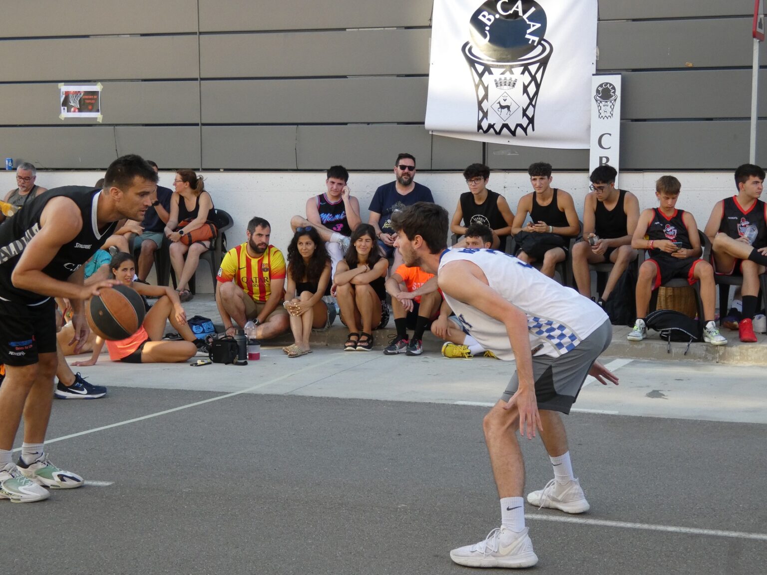 El 3×3 de bàsquet de Calaf aplega més d’un centenar de participants