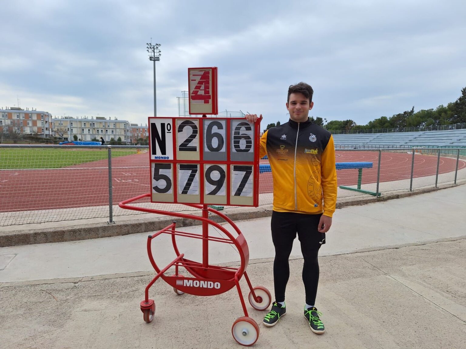 Aleix Camats (CAI), rècord de Catalunya en Disc Sub-20