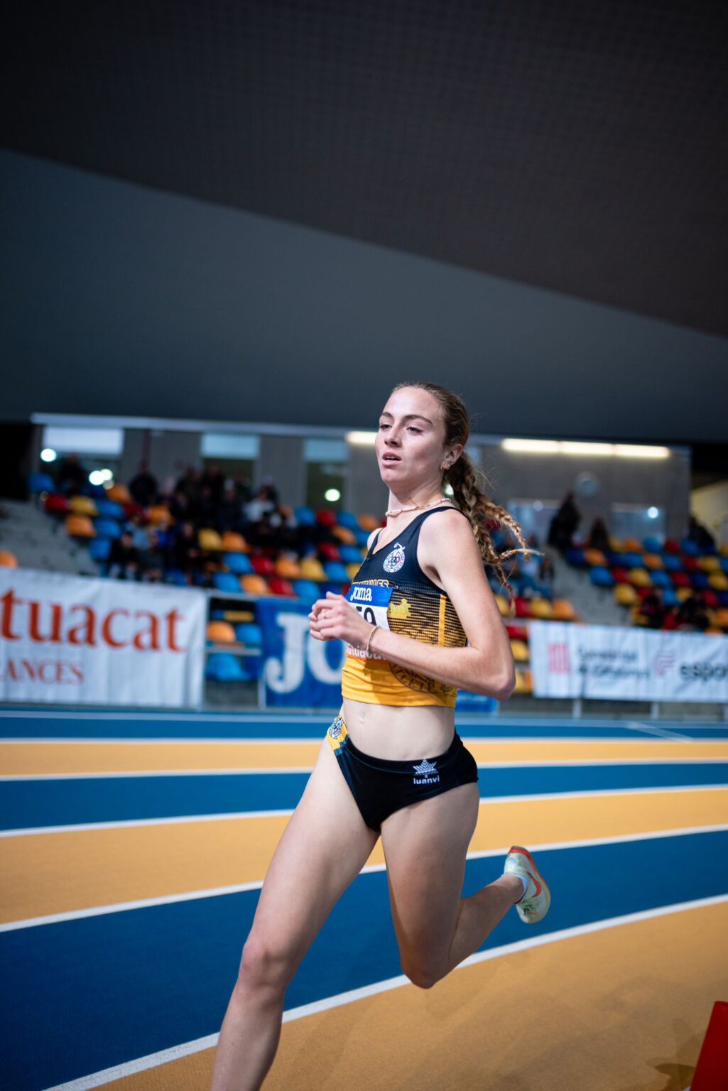 Anna Torras (CAI Petromiralles), rècord d’Igualada en 3.000 m.ll. en PC a Sabadell