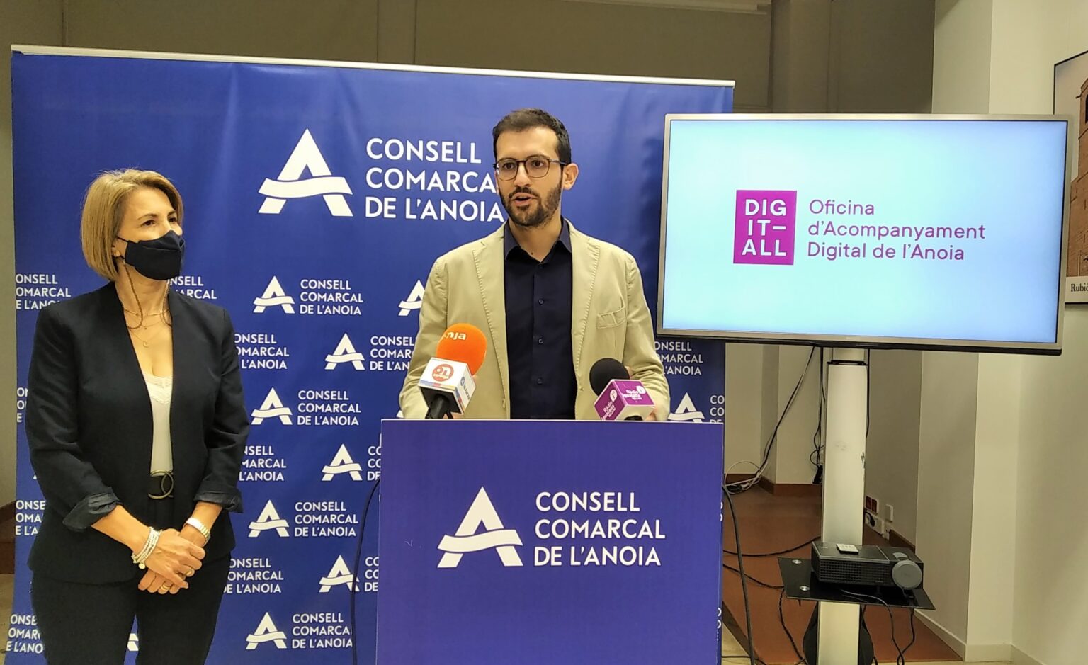 El Consell Comarcal crea un servei per ajudar la ciutadania a fer tràmits a través d’Internet
