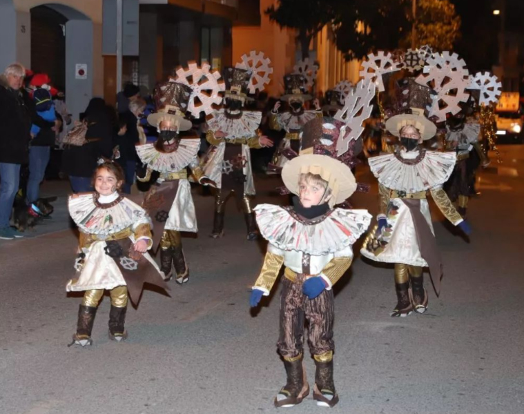 “Recuperem el temps”, del grup Lokiloké, comparsa guanyadora del Carnaval d’Igualada