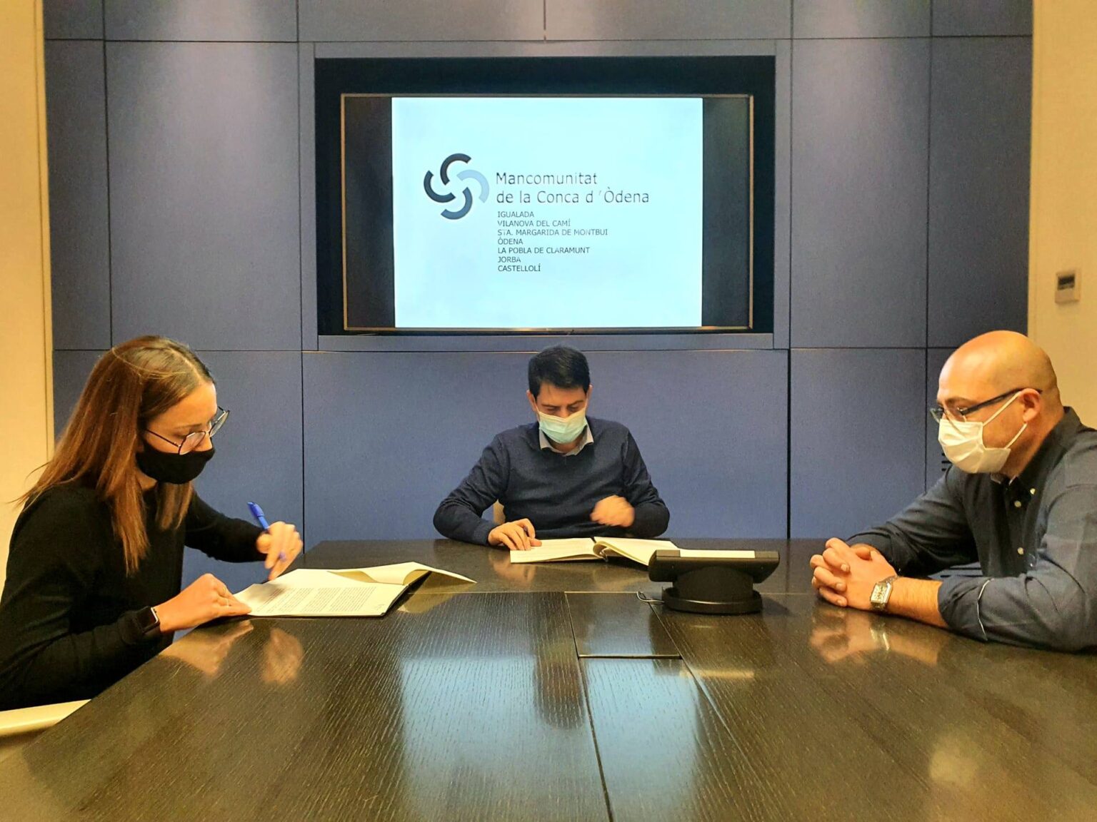 Conveni entre la Mancomunitat de la Conca d’Òdena i la Unió d’Establiments de Montbui per recolzar el comerç del municipi