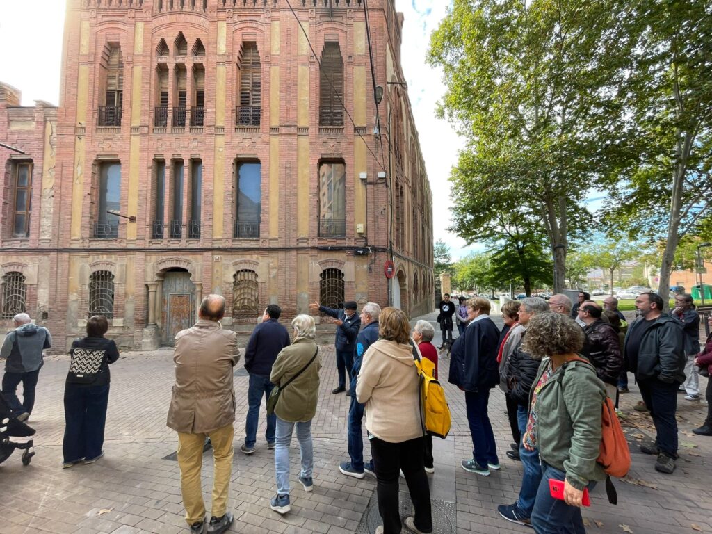 Poble Actiu reivindica el patrimoni del Rec en una passejada