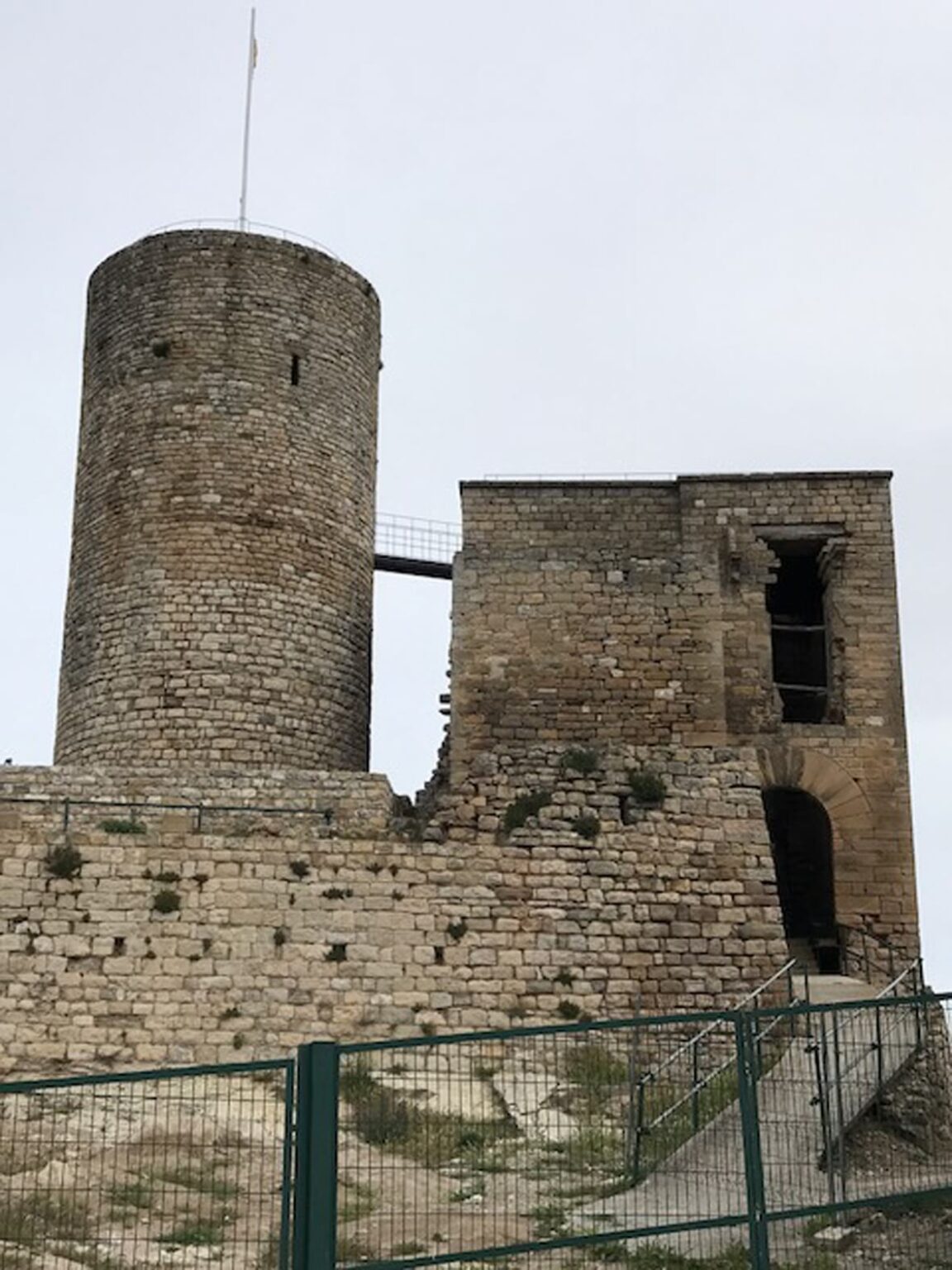 Finalitzen les obres d’accés a la torre del castell de Boixadors de Sant Pere Sallavinera