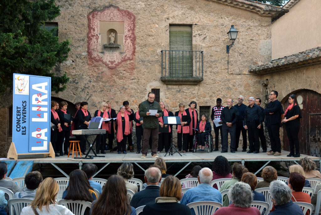 El barri dels Vivencs acull una cantada de la Coral La Lira, inclosa dins el Correllengua