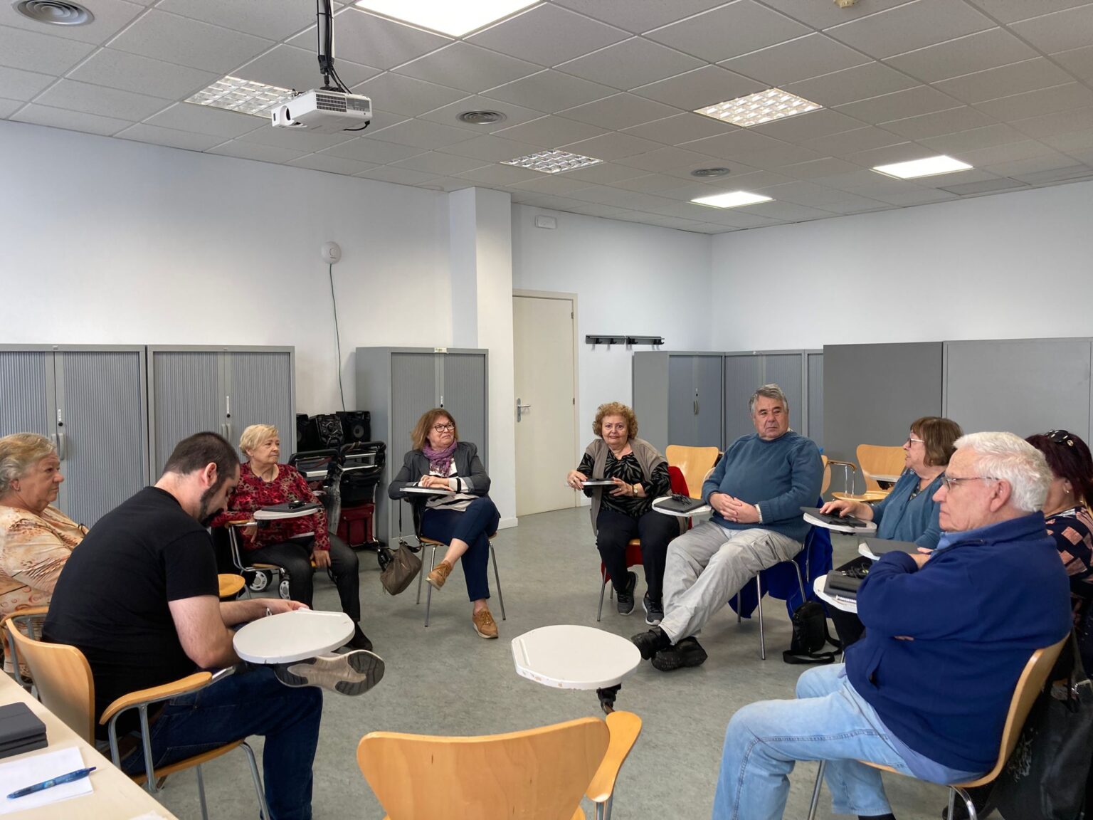 L’Ajuntament d’Igualada impulsa un projecte per formar a les persones grans en l’ús de tauletes electròniques
