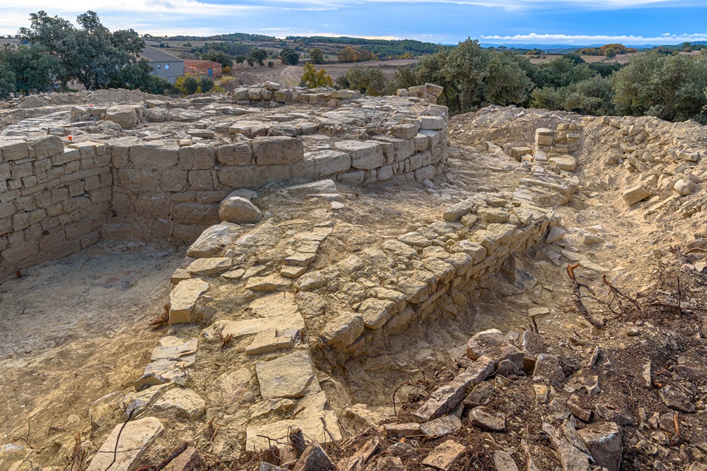 Sant Martí Sesgueioles rep el Pla director del castell de Vilallonga