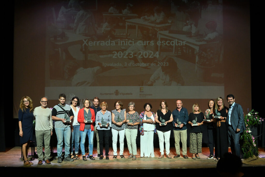 Igualada obre el curs escolar amb l’homenatge als docents que es jubilen