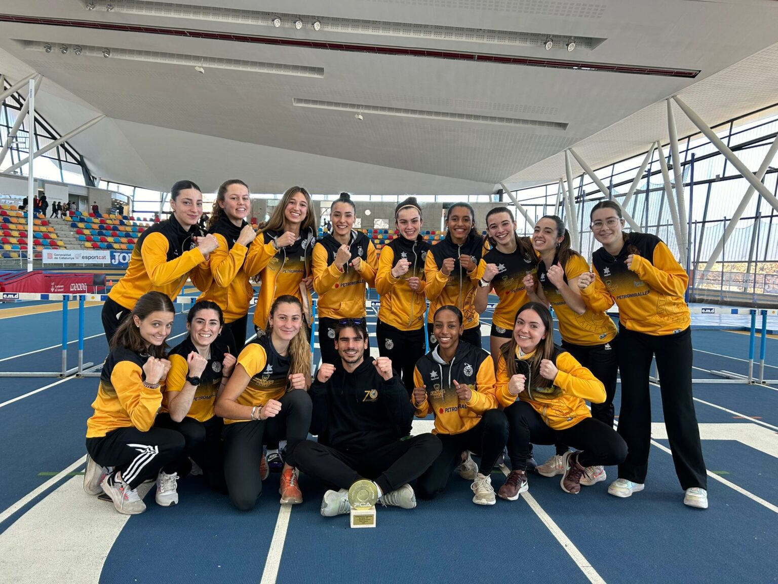 L’equip femení del CAI Petromiralles, campiones de Catalunya B