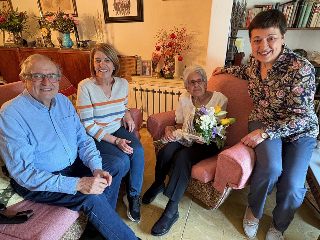 La igualadina Montserrat Cos, de 100 anys, és l’alumna més gran de les Aules d’Extensió Universitària de la UdL