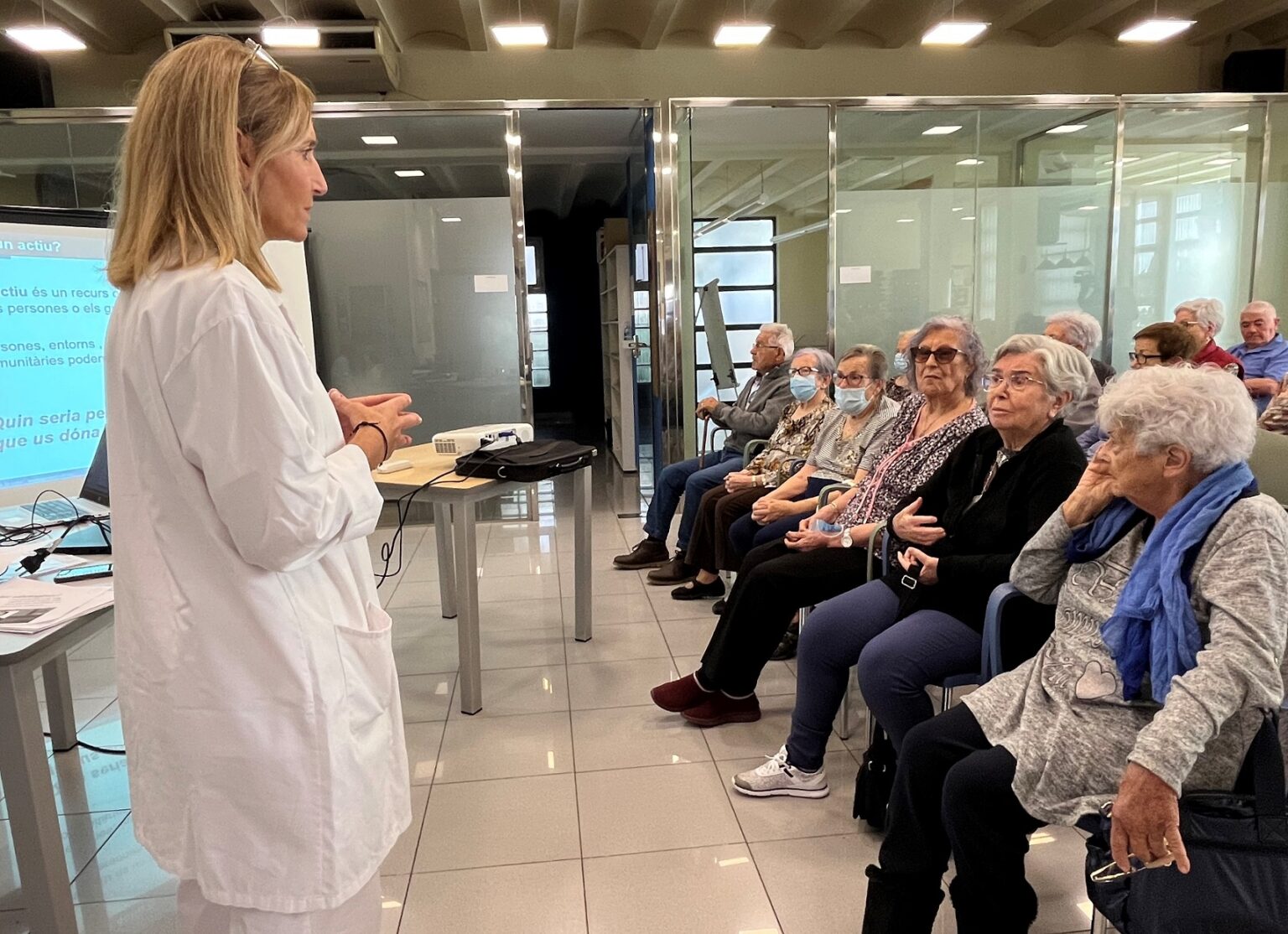 S’obren les inscripcions per a la nova edició de l’Escola de Salut a Igualada per a majors de 65 anys