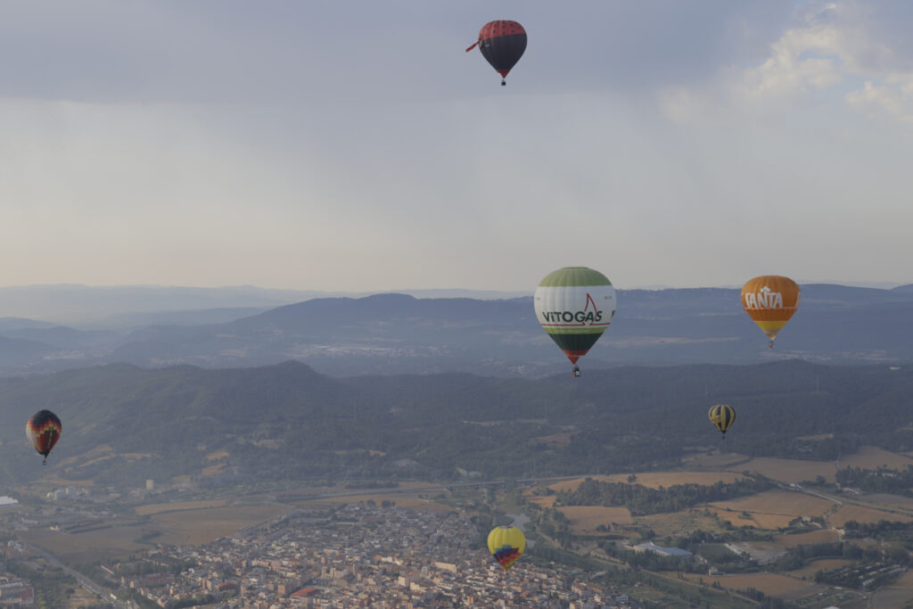 L’European Balloon Festival torna a omplir de globus el cel d’Igualada