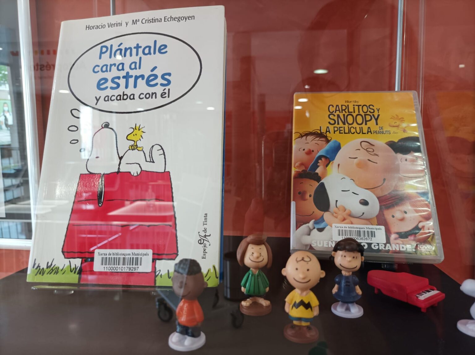 La Biblioteca Central d’Igualada commemora el centenari del «pare» de Charlie Brown