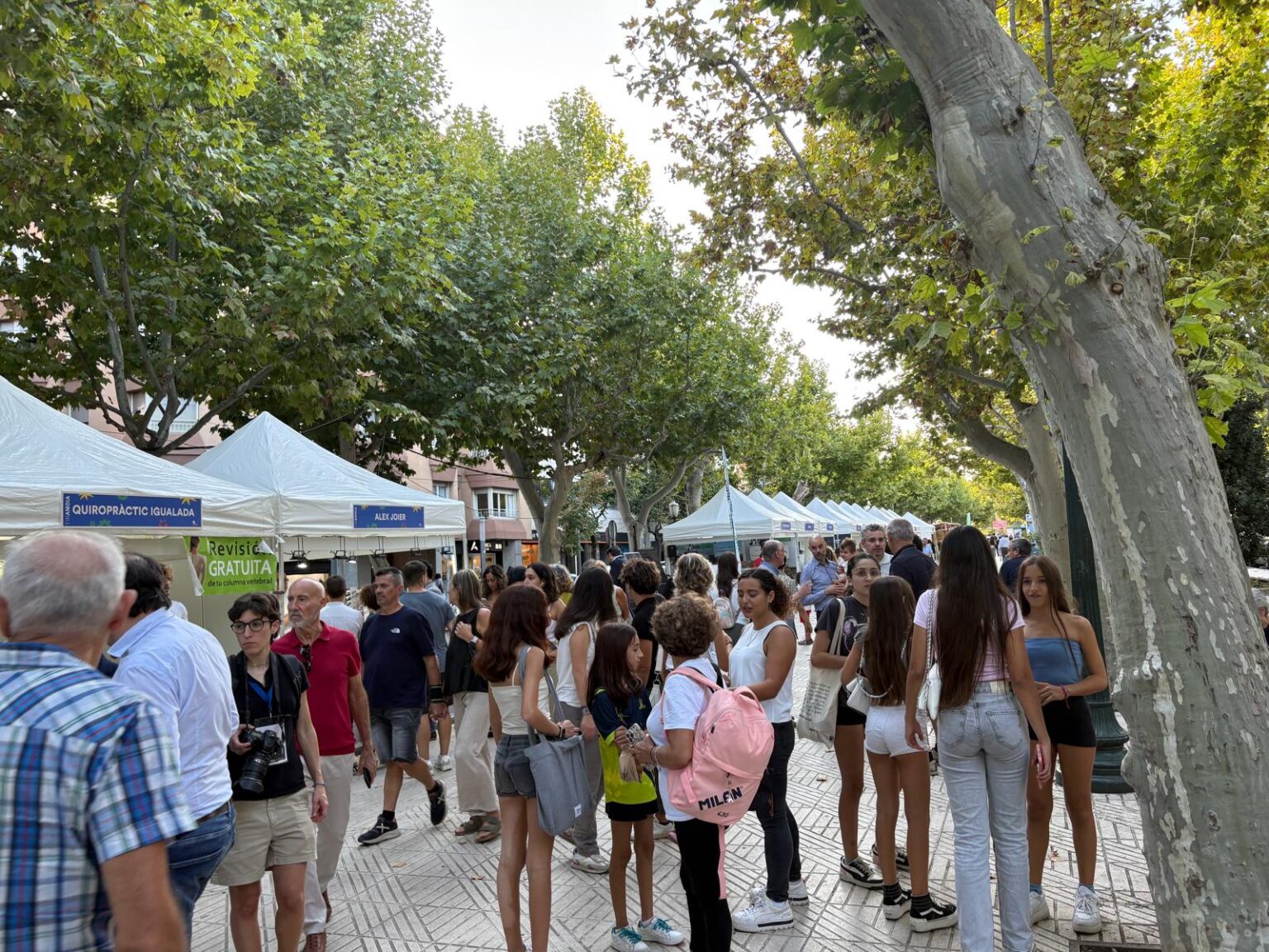 El centre d’Igualada s’omple de vida comercial amb la 72a edició de FirAnoia