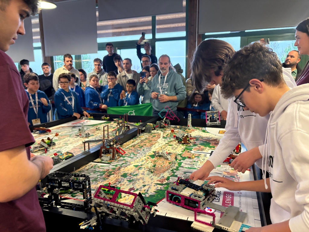 L’escola Vedruna de Sant Sadurní d’Anoia guanya la First Lego League a Igualada