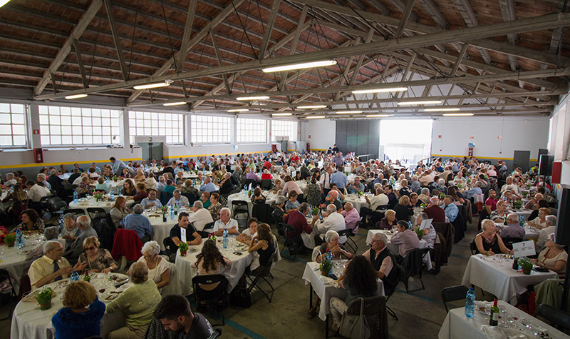 Un multitudinari dinar tanca la Festa de la Gent Gran de Piera