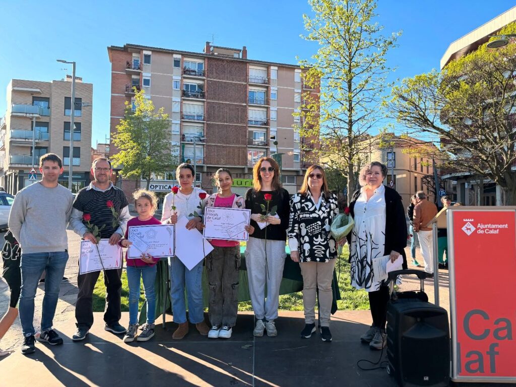 Calaf entrega els premis dels Jocs Florals durant la diada de Sant Jordi
