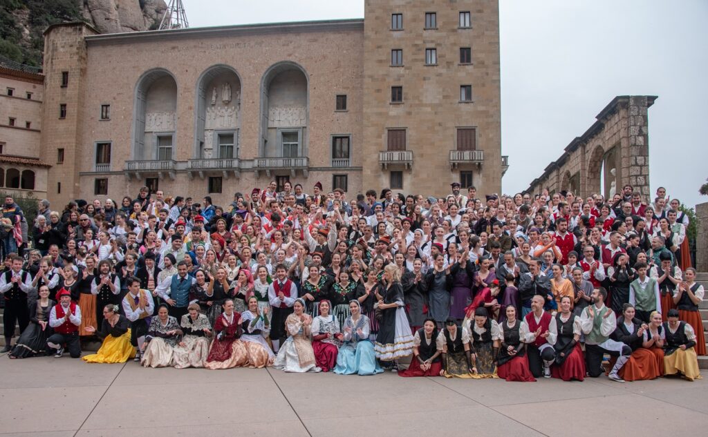 L’Agrupació Folklòrica Igualadina participa en els actes del Mil·lenari de Montserrat