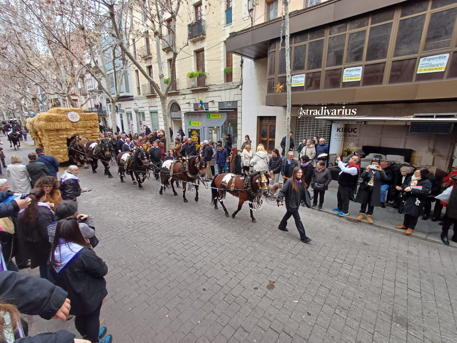Els Tres Tombs culminen els actes de les festes dels traginers d’Igualada