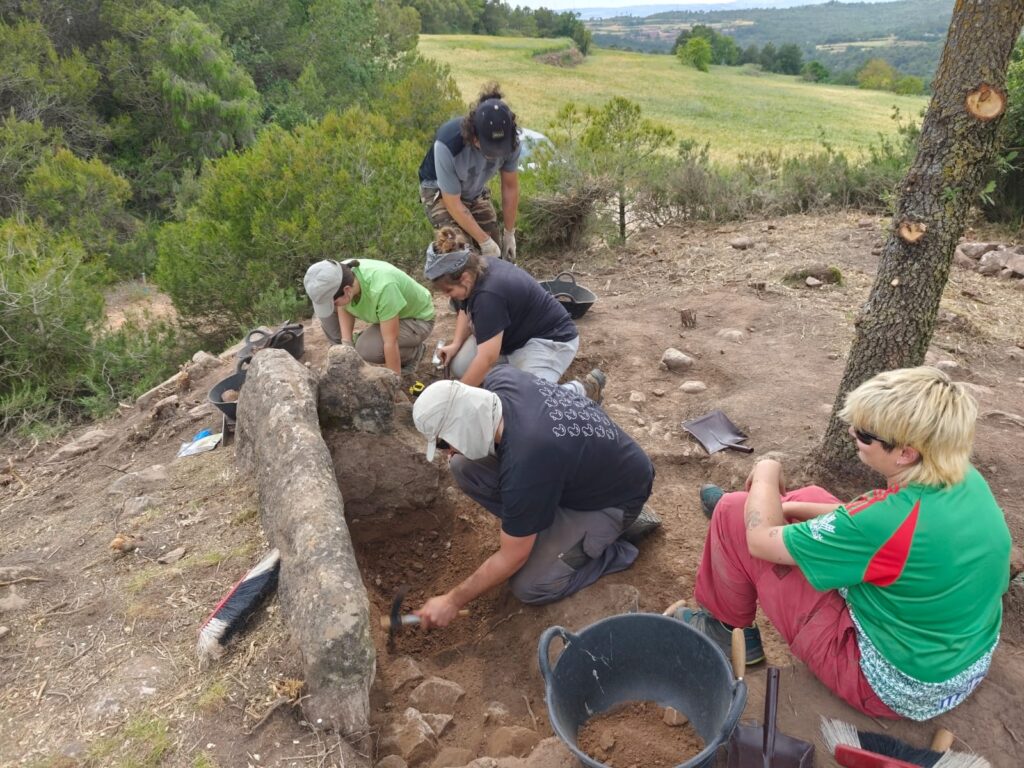 Primera intervenció arqueològica al dolmen de Les Boladeras, als Prats de Rei