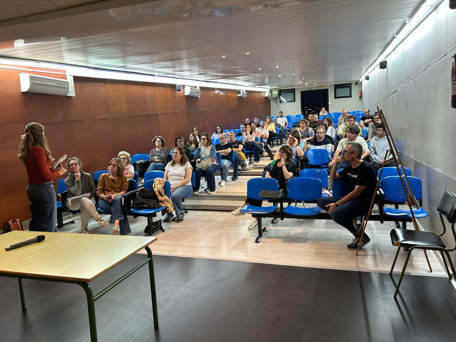 L’AFA de l’Institut Joan Mercader exigeix una solució davant el tercer any consecutiu sense calefacció