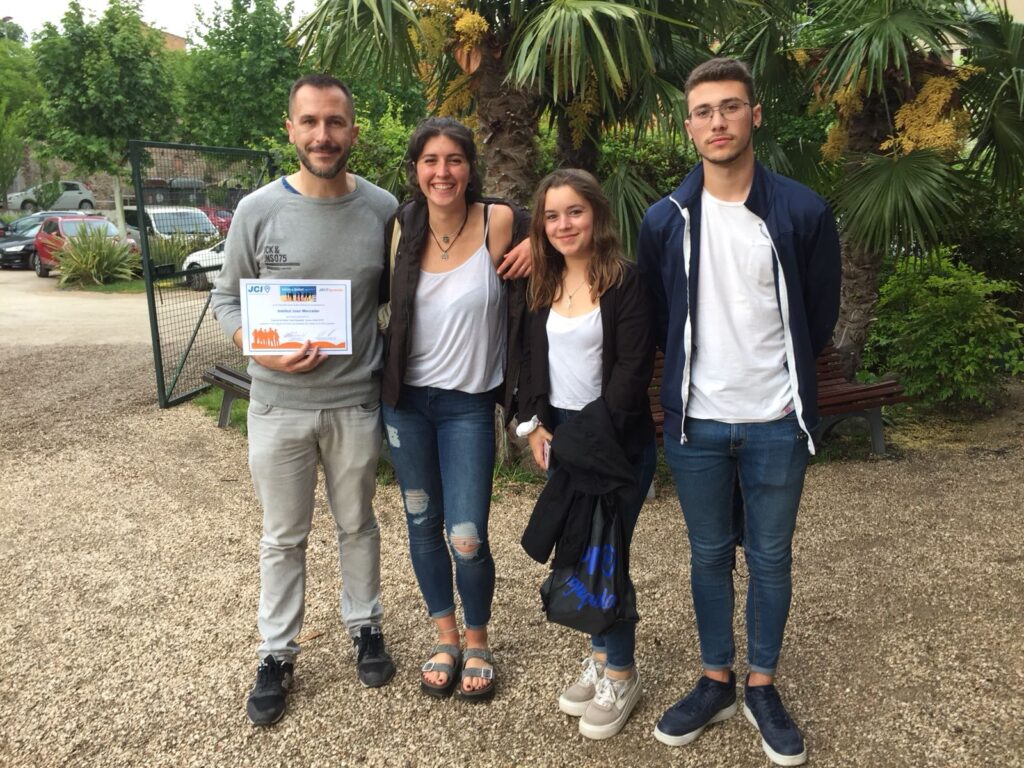 Un equip de l’Institut Joan Mercader, guanyador del concurs ‘Joves a Debat’