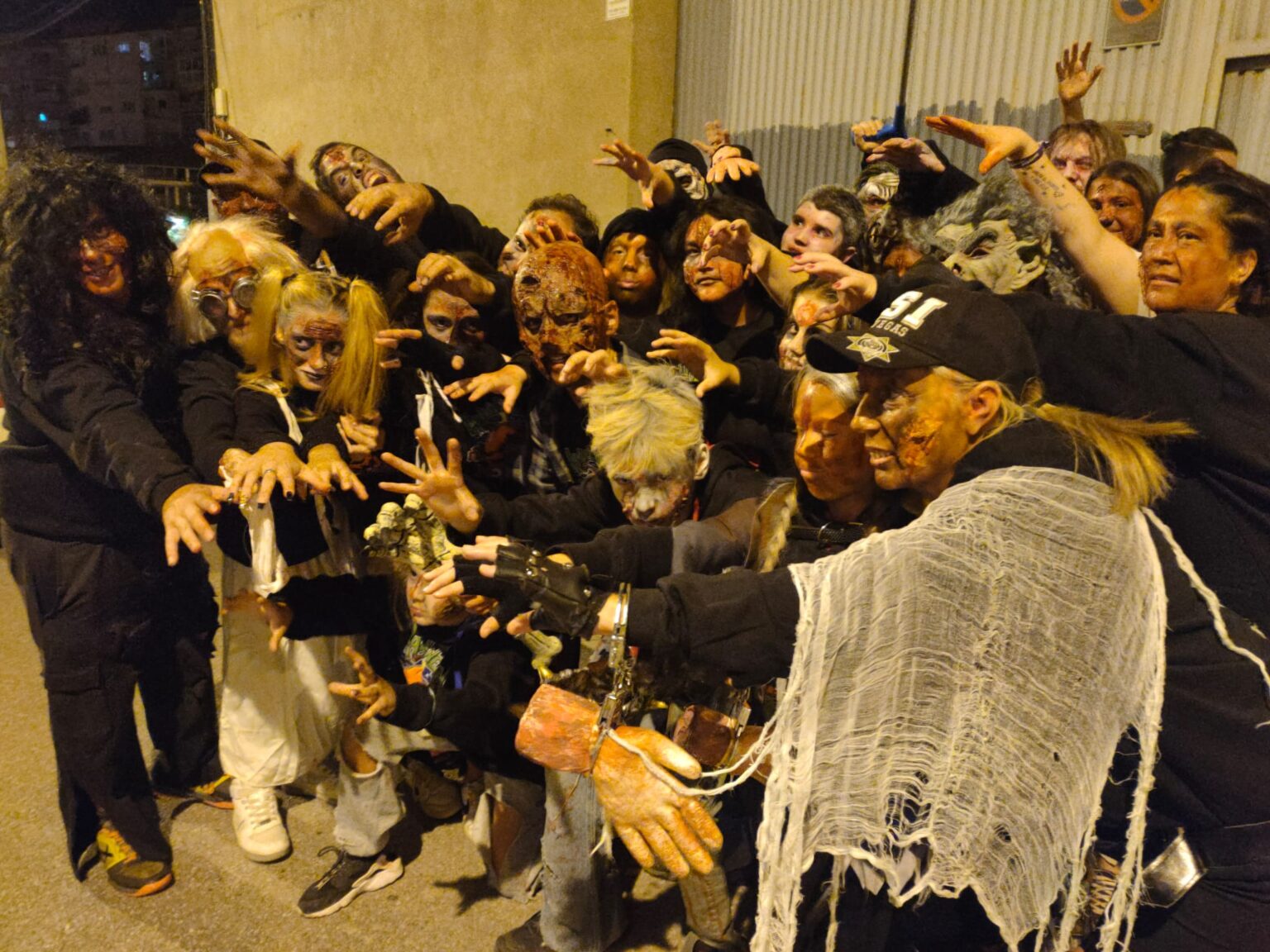 Montbui escalfa motors pel passatge del terror amb la seva primera ‘Marxa zombie’