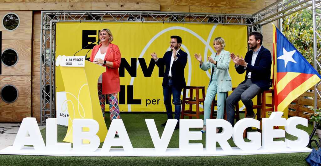 Pere Aragonès i Carme Forcadell donen suport a Alba Vergés i Enric Conill: “Si vols canvi, vota el canvi”