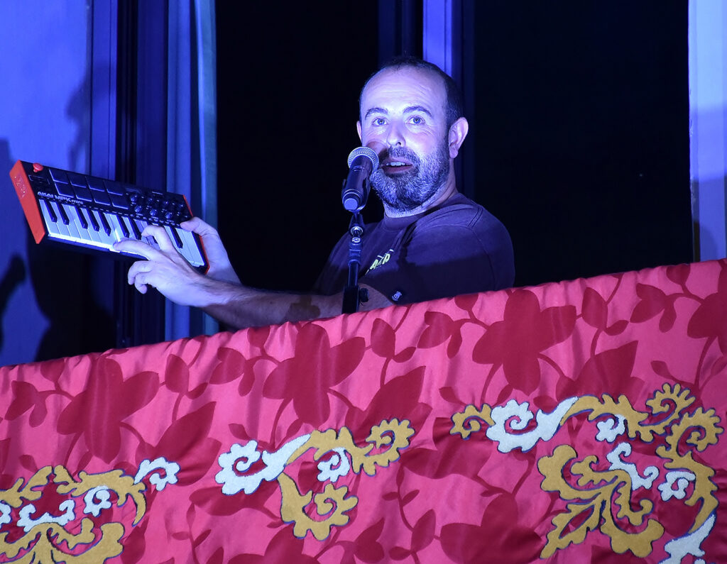 Més val caure en gràcia que ser graciós