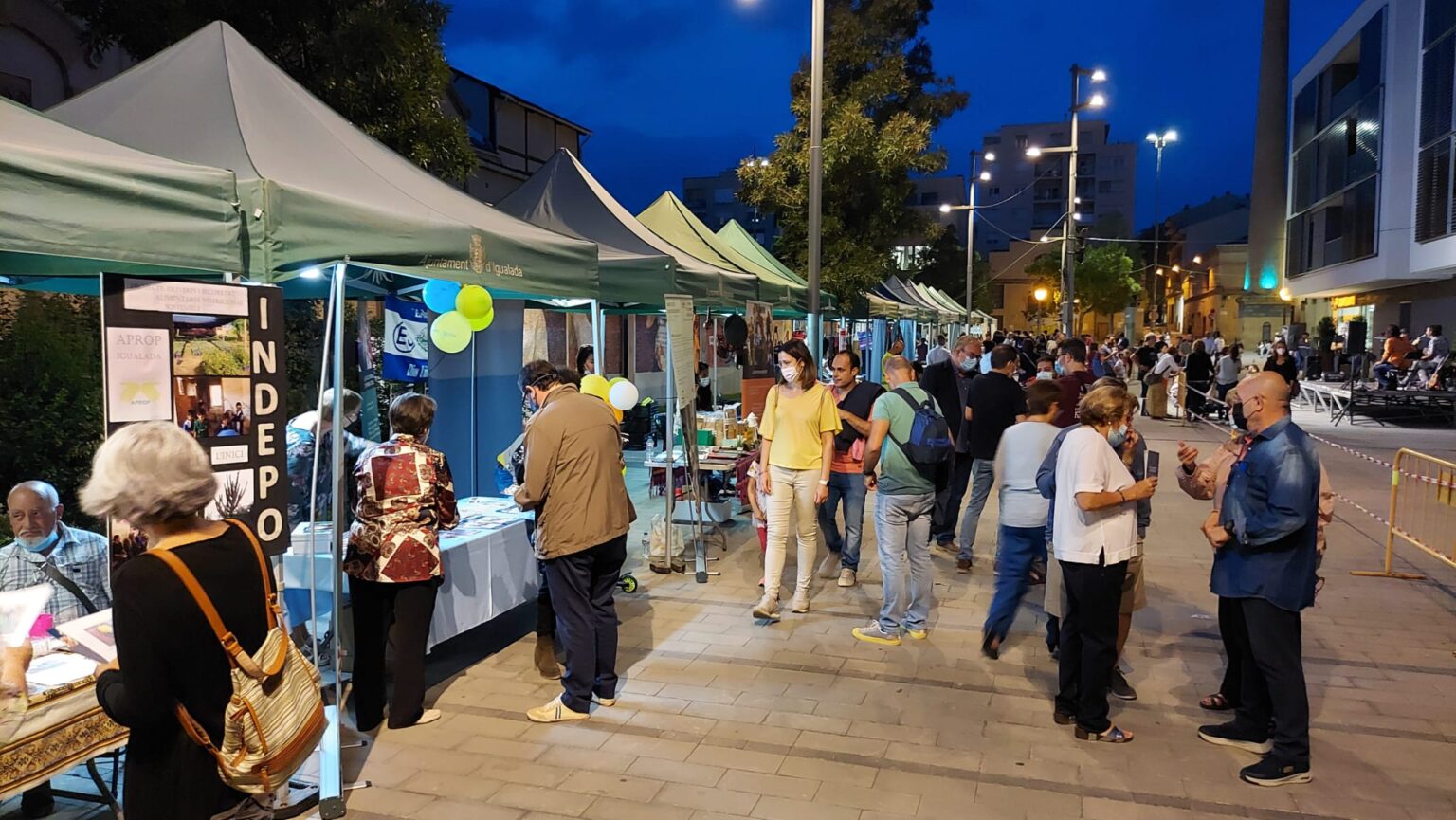 L’Octubre Solidari d’Igualada arrenca amb la Mostra d’entitats