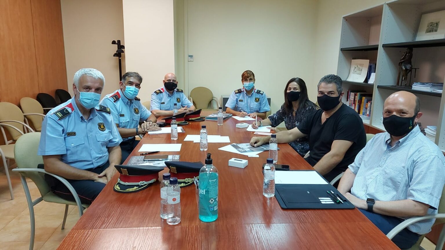 Mossos i UEA es reuneixen per abordar la seguretat de les empreses de l’Anoia