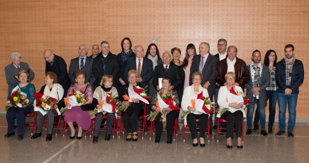 Vilanova del Camí homenatja vuit matrimonis per les seves noces d’or