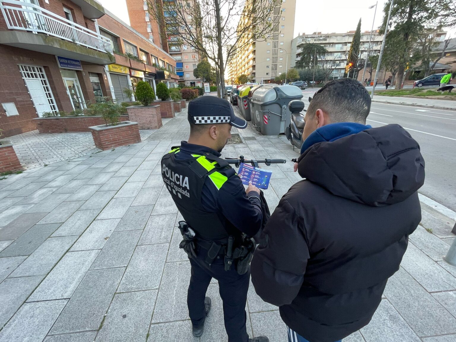 La Policia Local d’Igualada intensifica la campanya informativa per a conductors de patinets elèctrics