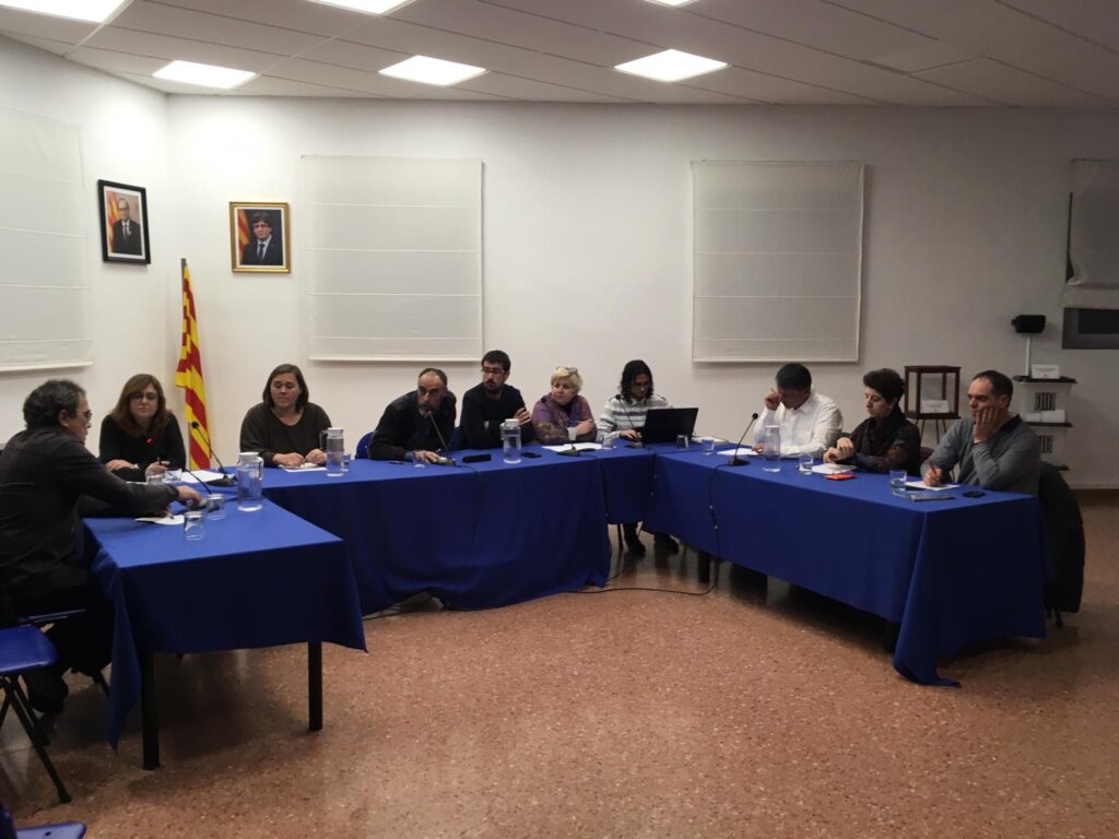El ple de Calaf aprova una moció de suport als Bombers del parc del municipi