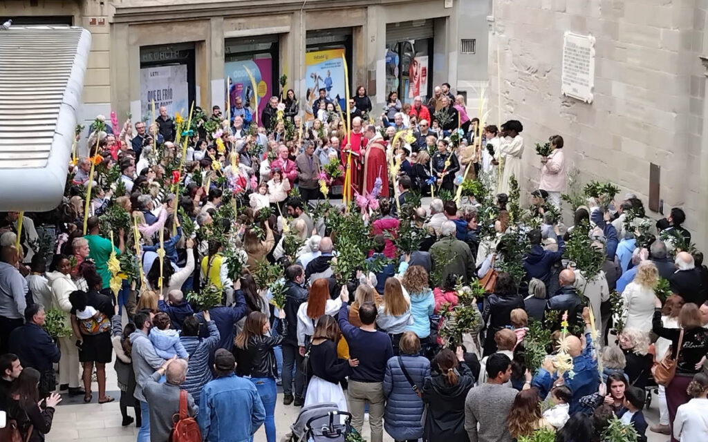 Benediccions de rams i palmons per donar inici a la Setmana Santa