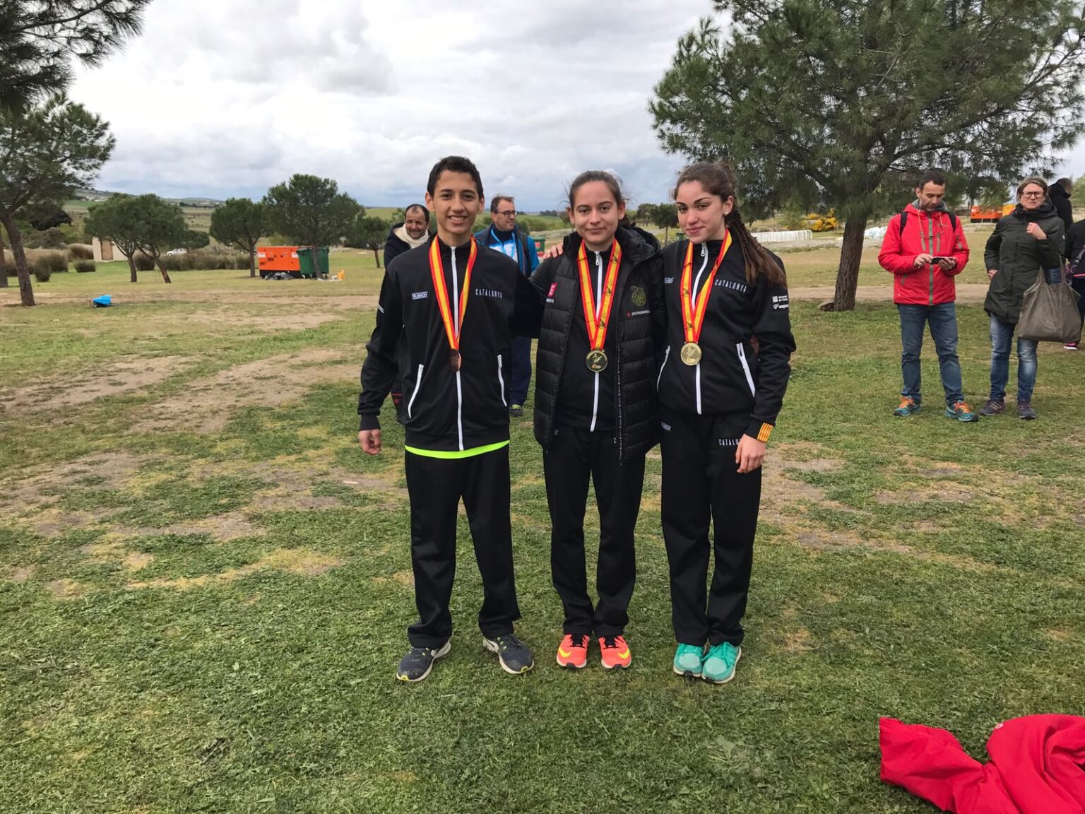 Paula Blasco i Èlia Ibarra (CAI Petromiralles), campiones d’Espanya de Cros Juvenil amb Catalunya