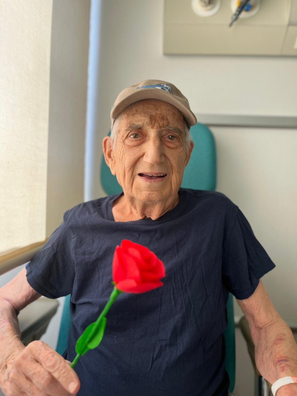 Per Sant Jordi, l’Hospital Universitari d’Igualada proposa regalar ‘roses que curen’