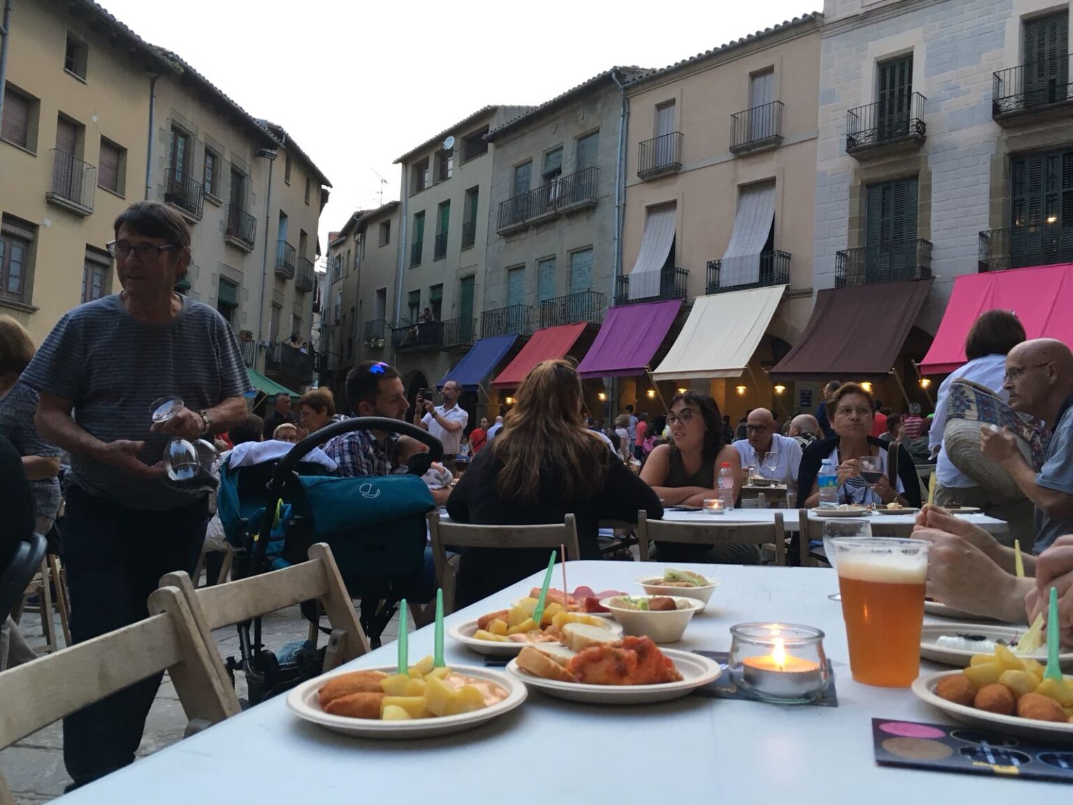 Calaf serveix més de 2.000 tastos a la seva festa gastronòmica