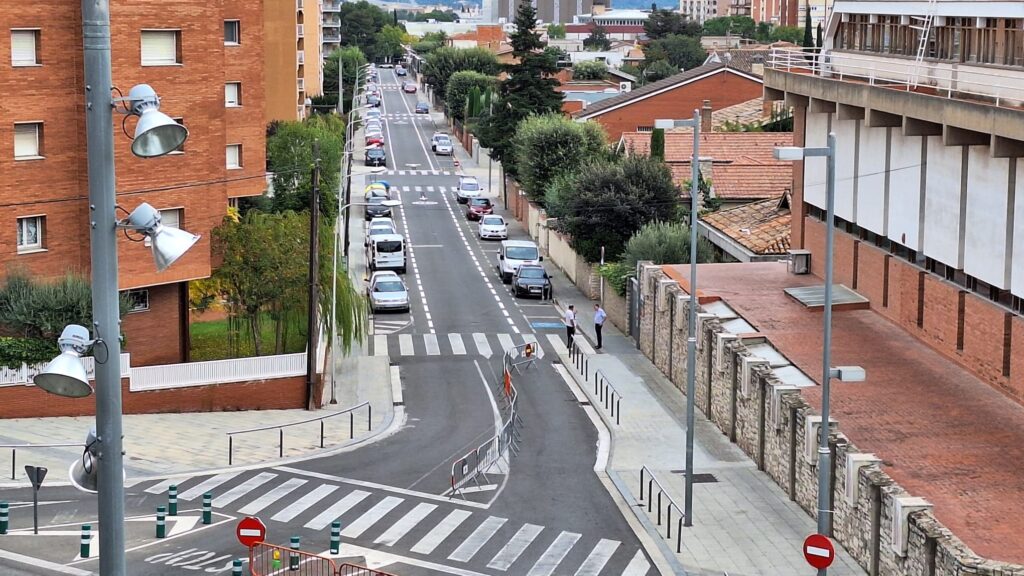 El carrer Capellades d’Igualada passarà a ser d’un únic sentit de circulació
