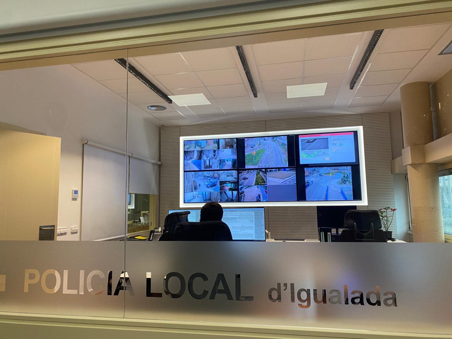 La Policia Local d’Igualada estrena una nova sala de comunicacions