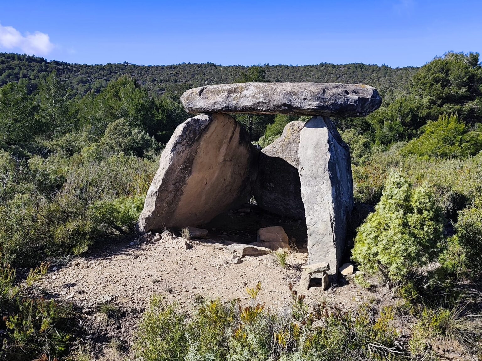 Rubió organitza un recorregut en 4×4 per descobrir el patrimoni megalític del municipi