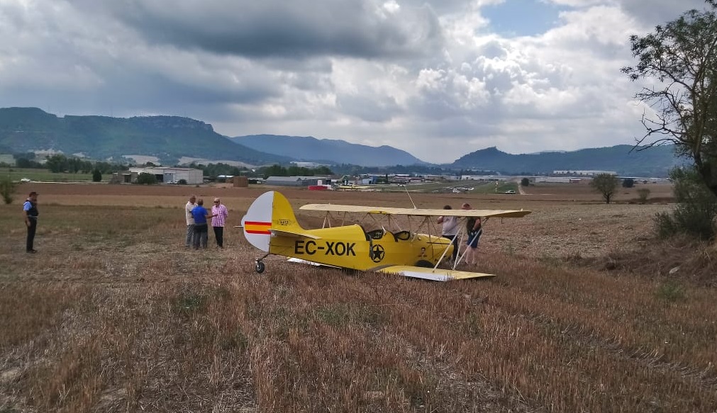 Un pilot surt il·lès d’un accident d’avioneta al costat de l’aeròdrom Igualada-Òdena