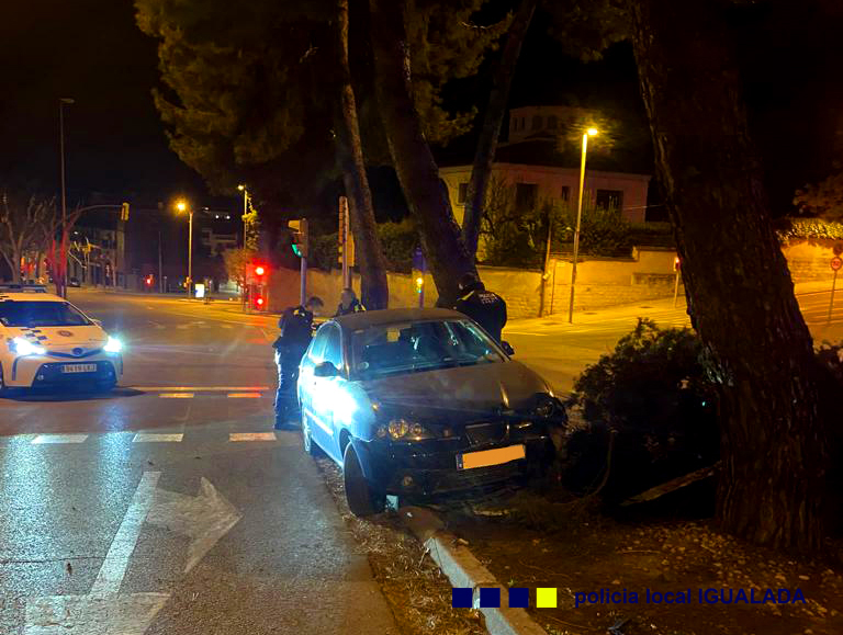 Un detingut a Igualada per conduir un cotxe robat amb excés de velocitat i el carnet retirat
